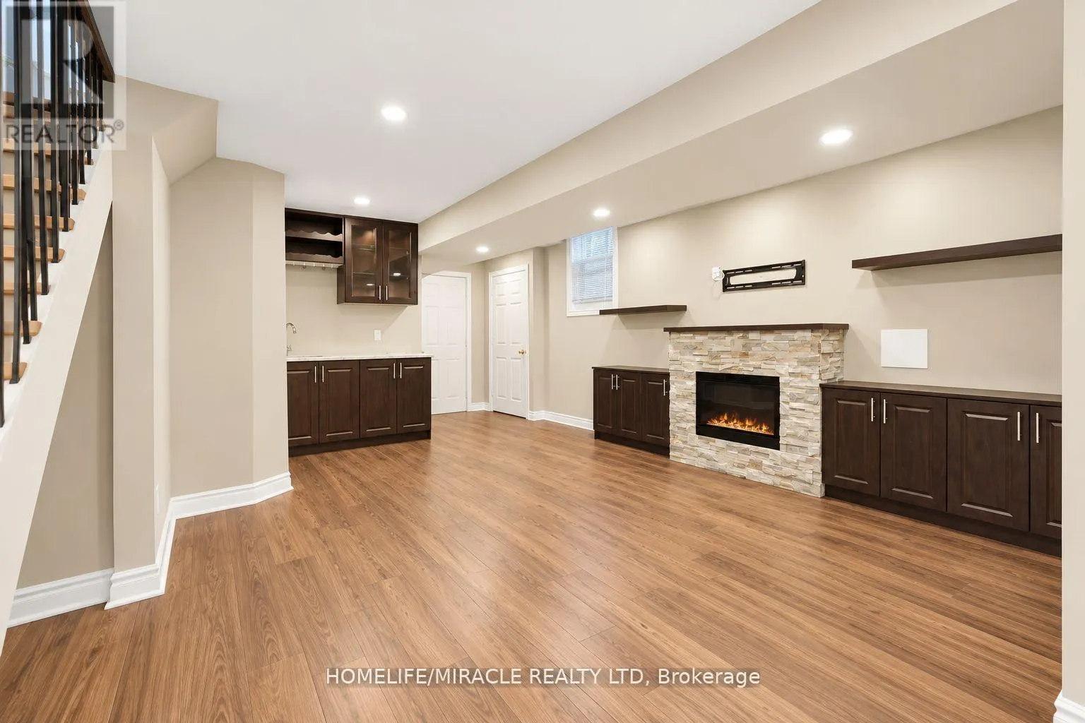 7683 DOVERWOOD DRIVE