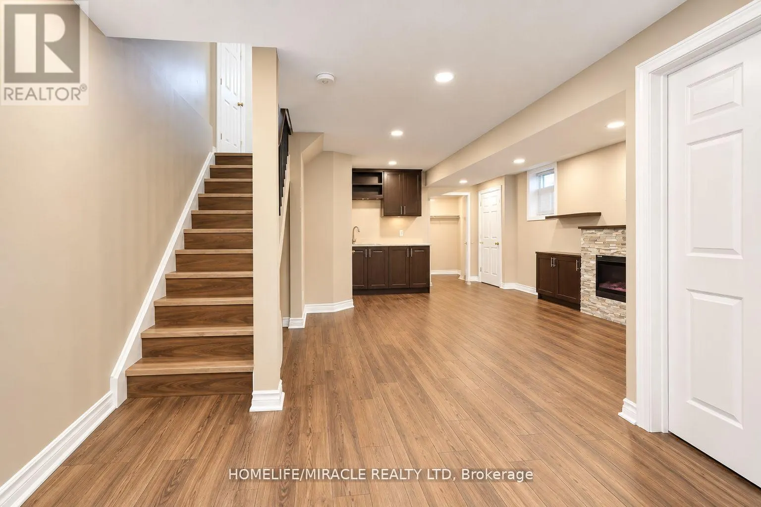 7683 DOVERWOOD DRIVE