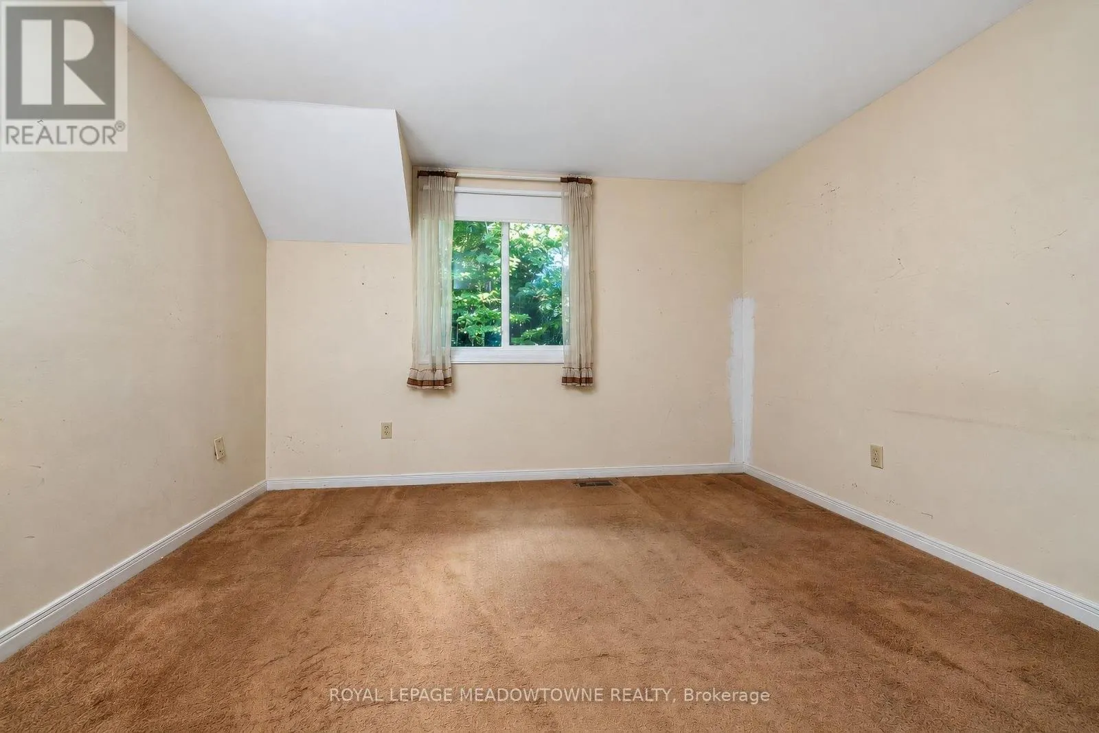 12 MULLEN PLACE