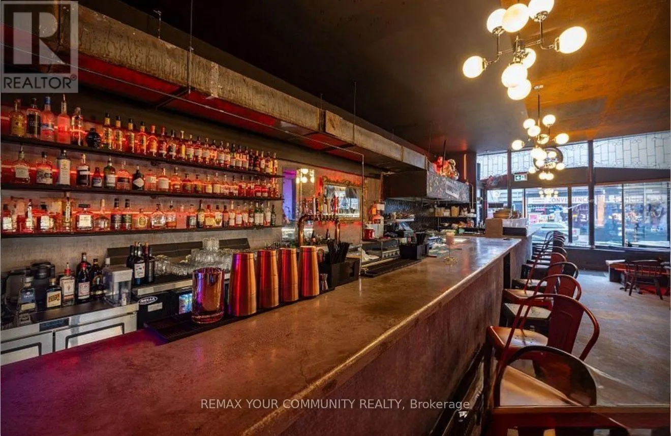 928 BLOOR STREET W