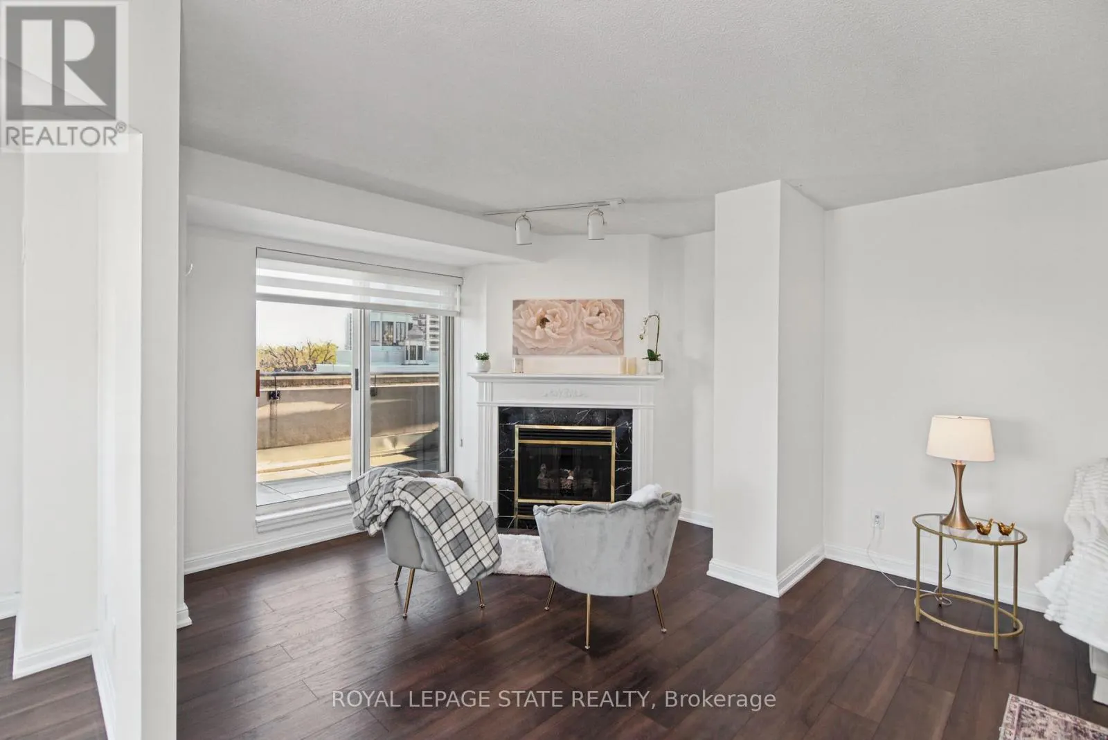 403 - 430 PEARL STREET