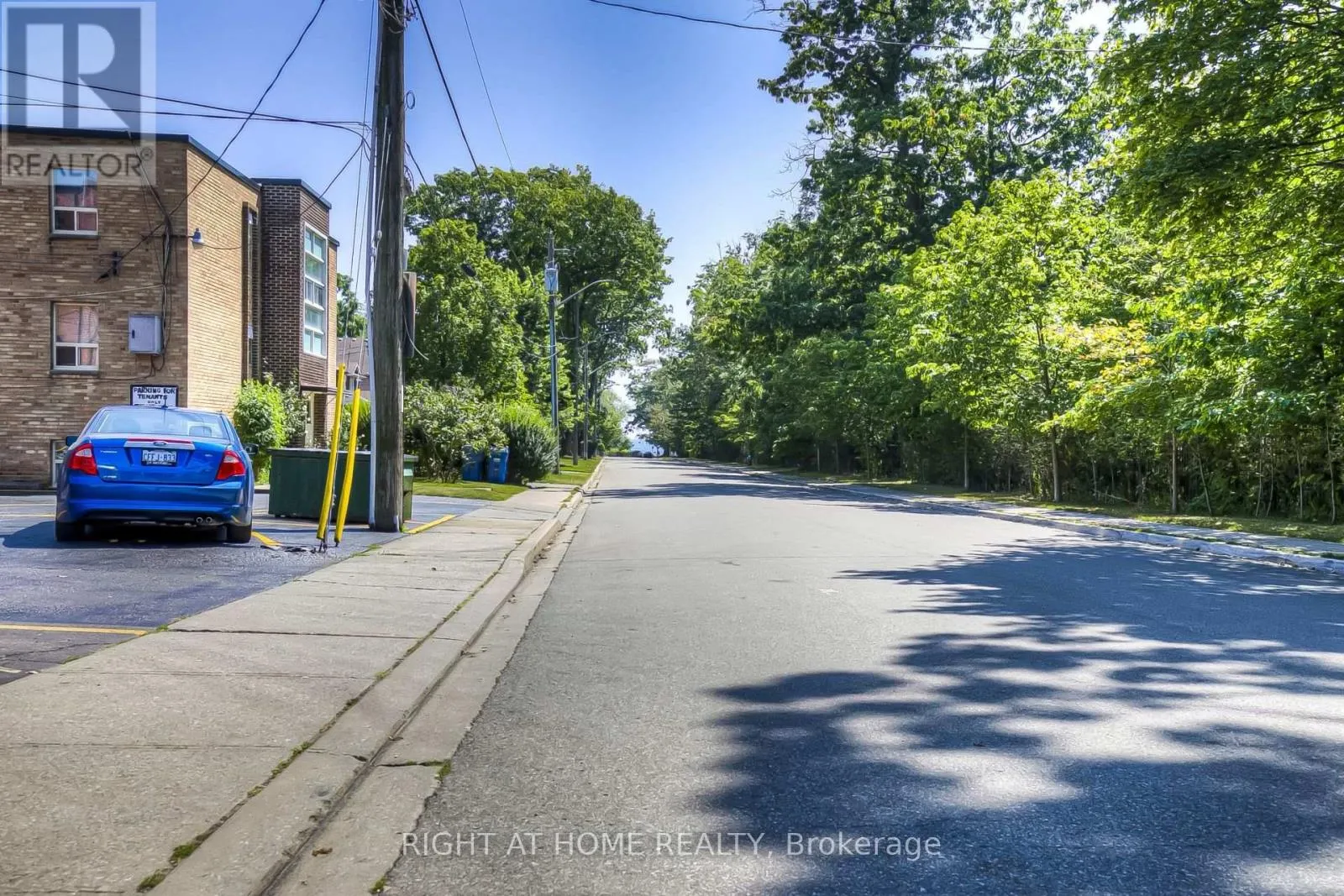 181 LAKESHORE ROAD E