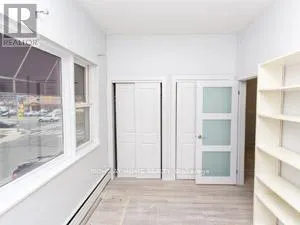 181 LAKESHORE ROAD E