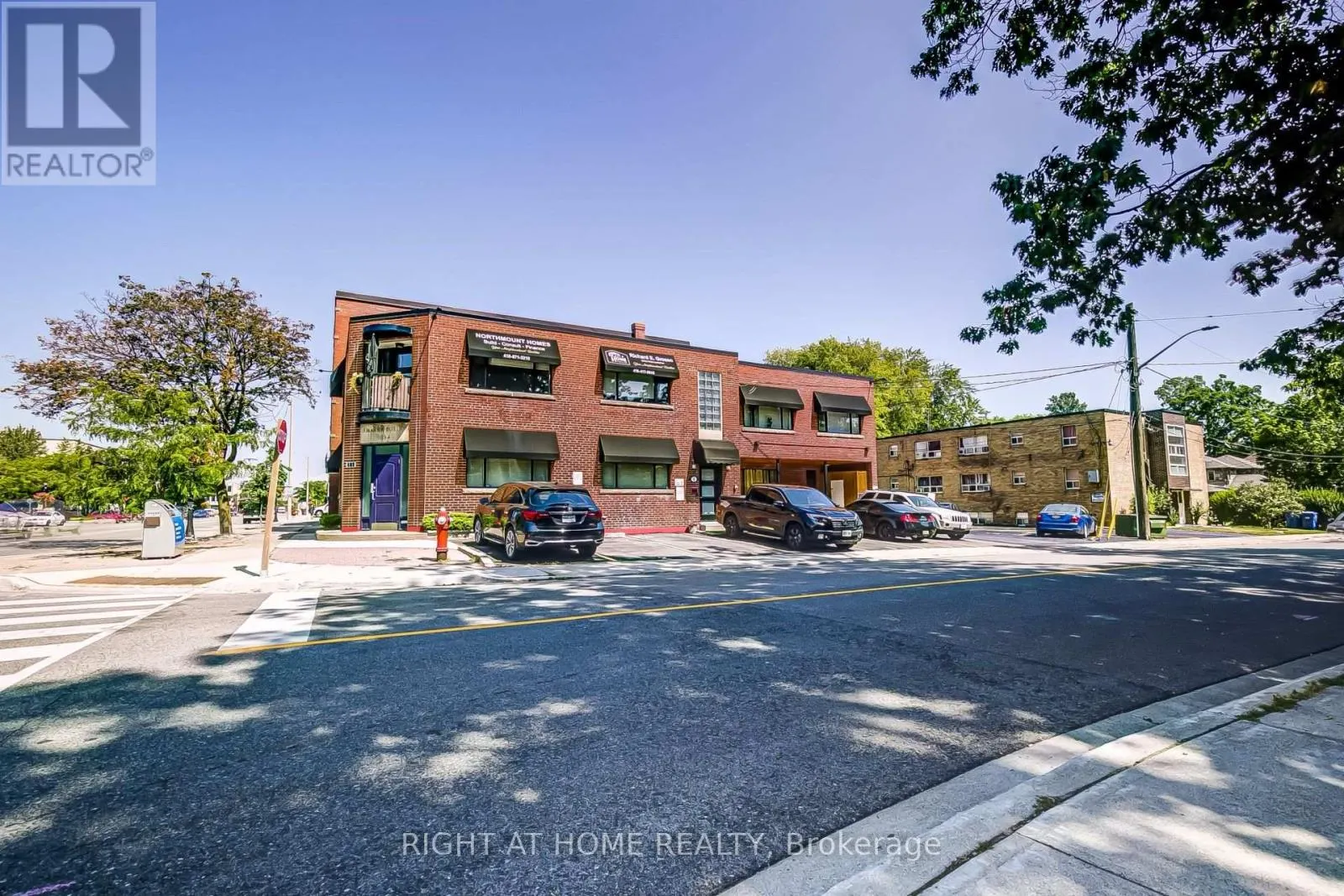 181 LAKESHORE ROAD E