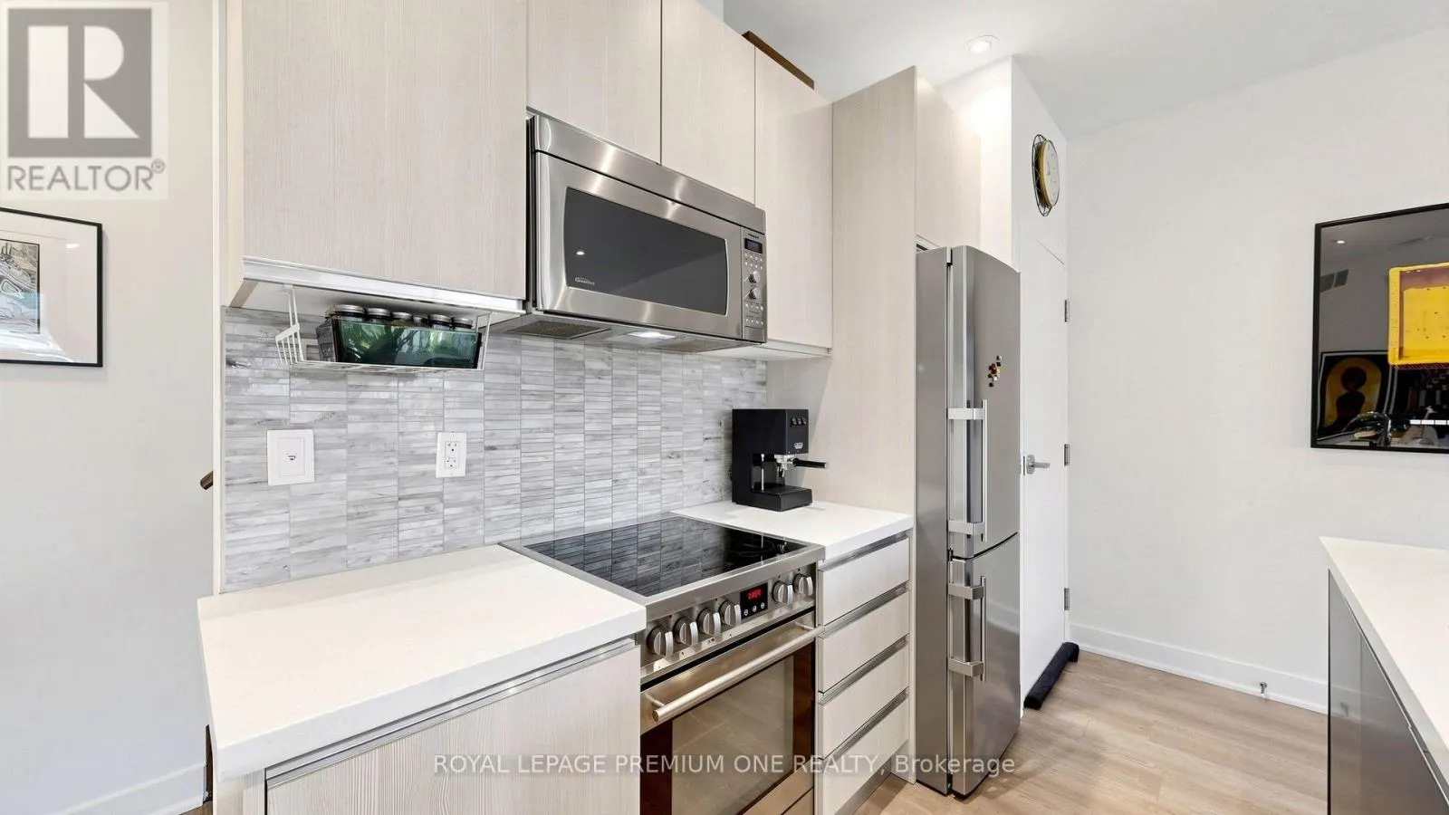 203 - 441 JANE STREET