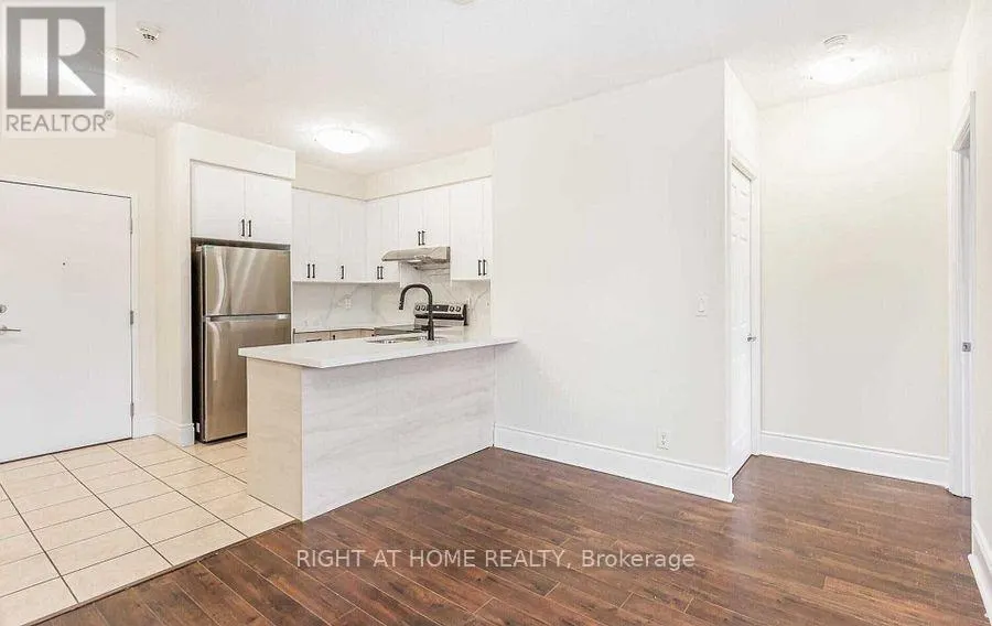 235 - 3888 DUKE OF YORK BOULEVARD