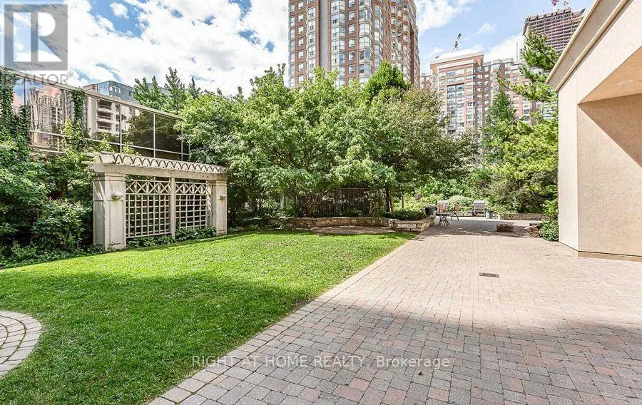 235 - 3888 DUKE OF YORK BOULEVARD