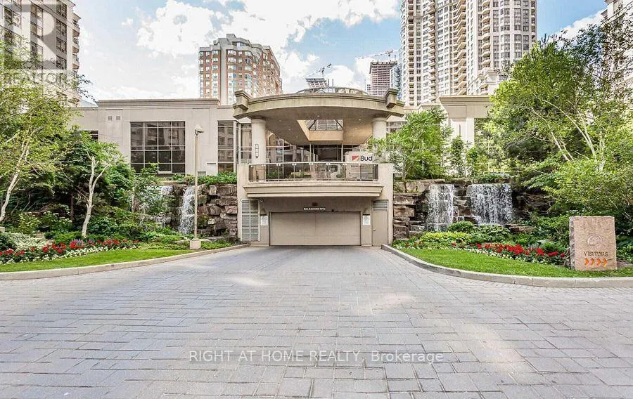 235 - 3888 DUKE OF YORK BOULEVARD