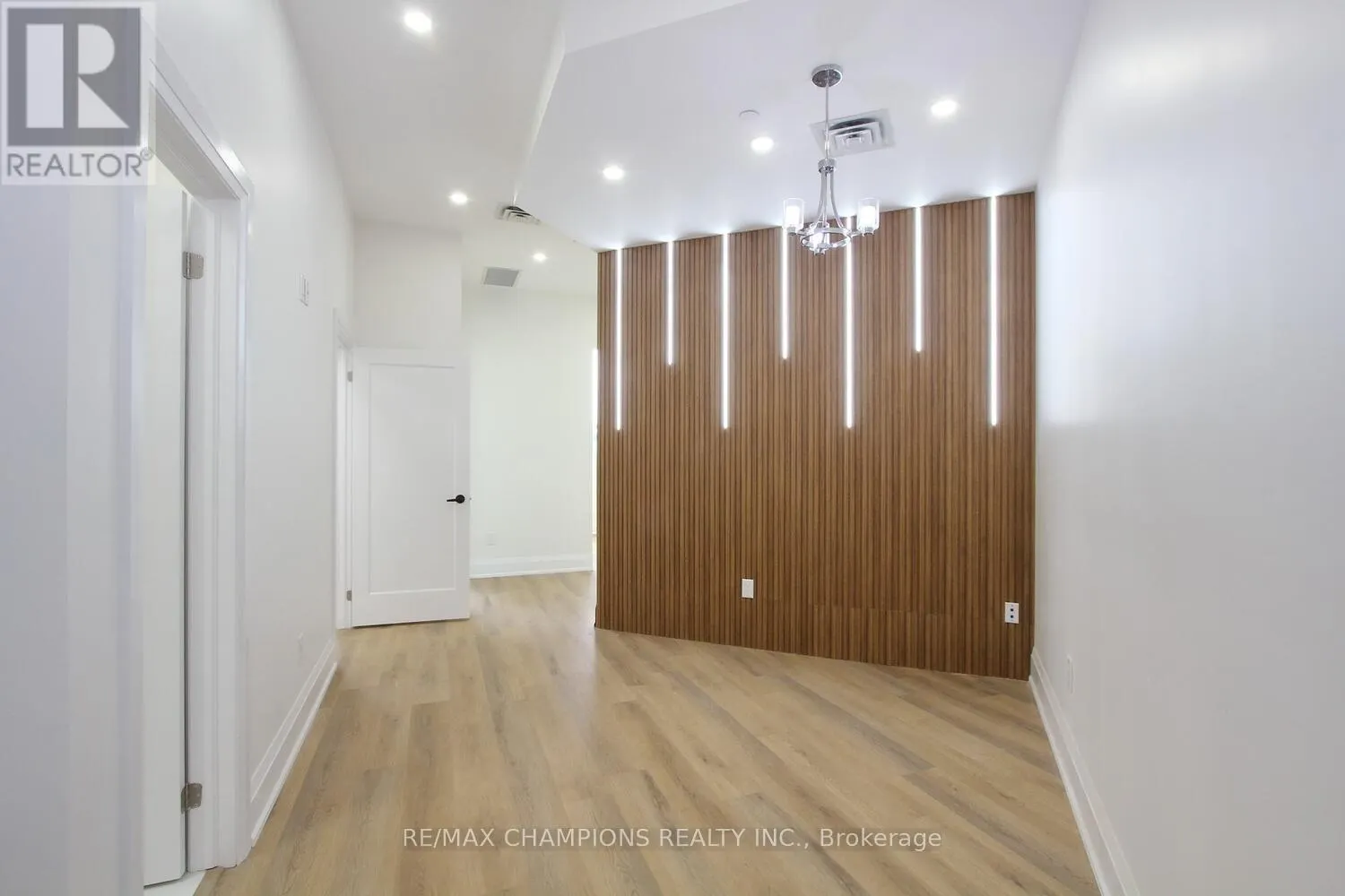 205 - 6475 MAYFIELD ROAD
