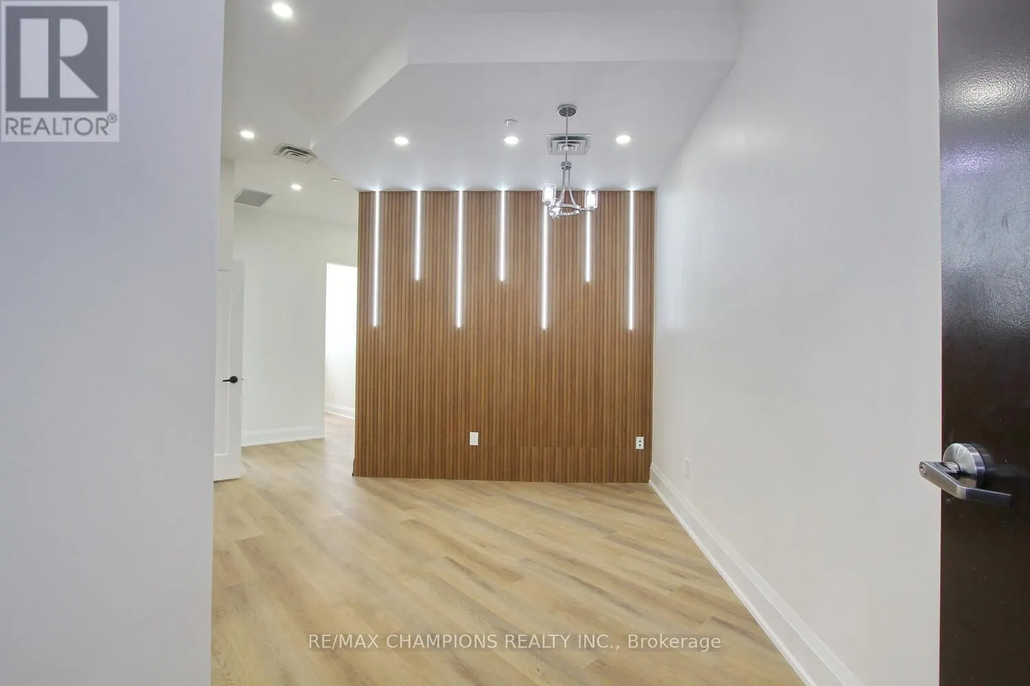 205 - 6475 MAYFIELD ROAD