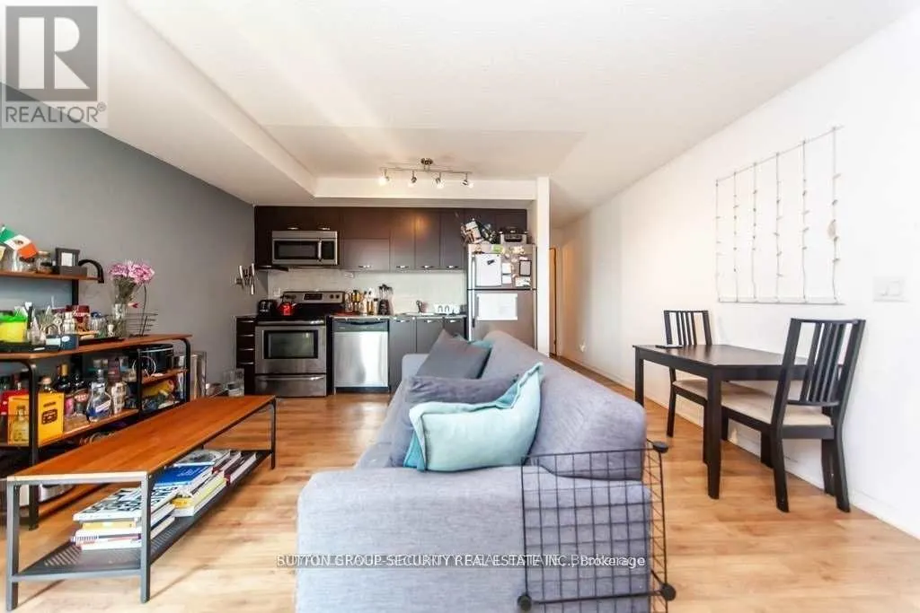 610 - 38 JOE SHUSTER WAY
