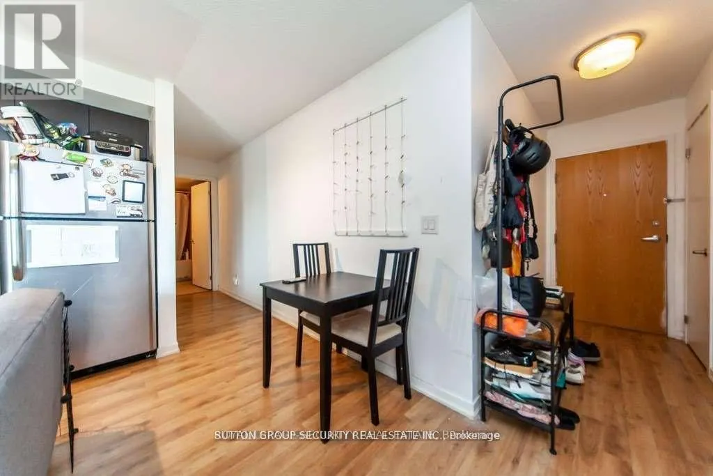 610 - 38 JOE SHUSTER WAY