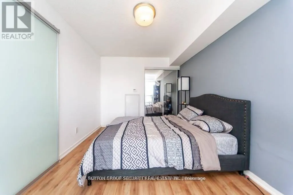 610 - 38 JOE SHUSTER WAY