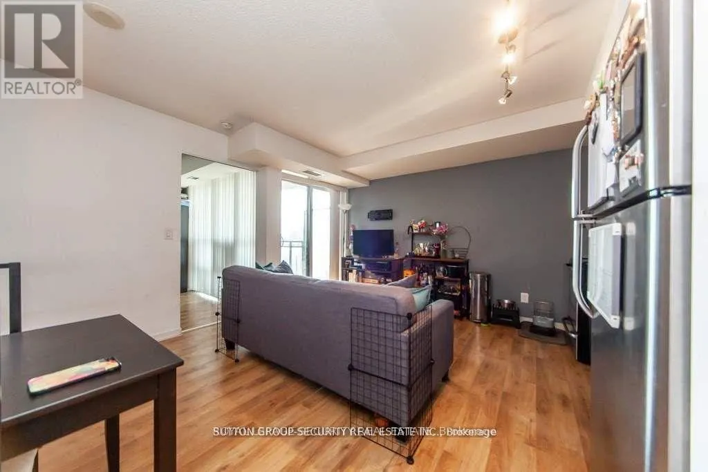 610 - 38 JOE SHUSTER WAY