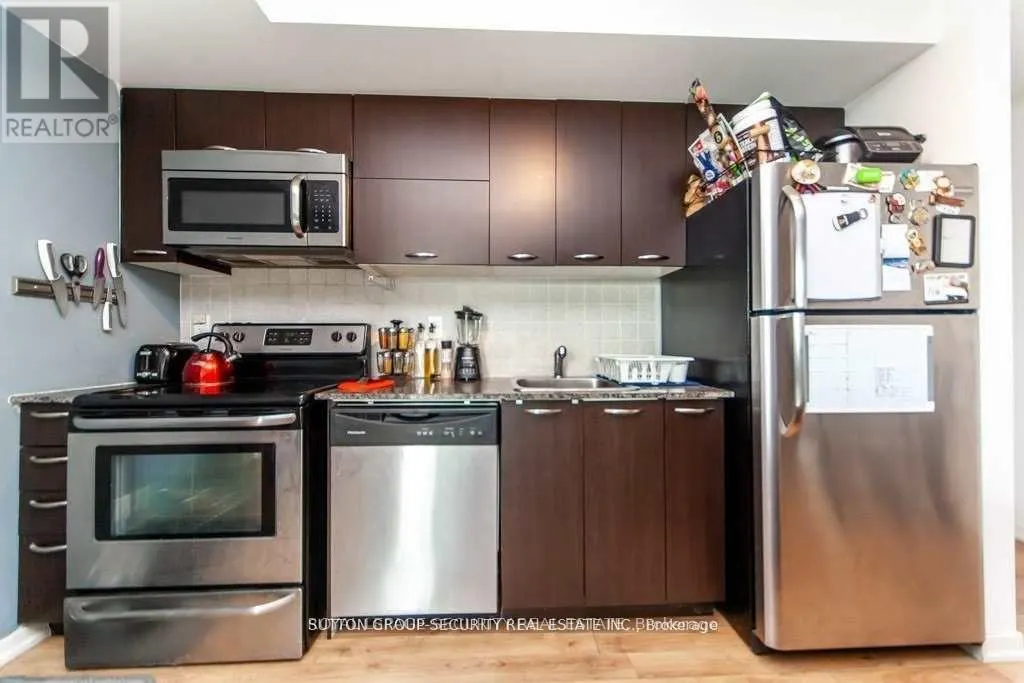 610 - 38 JOE SHUSTER WAY
