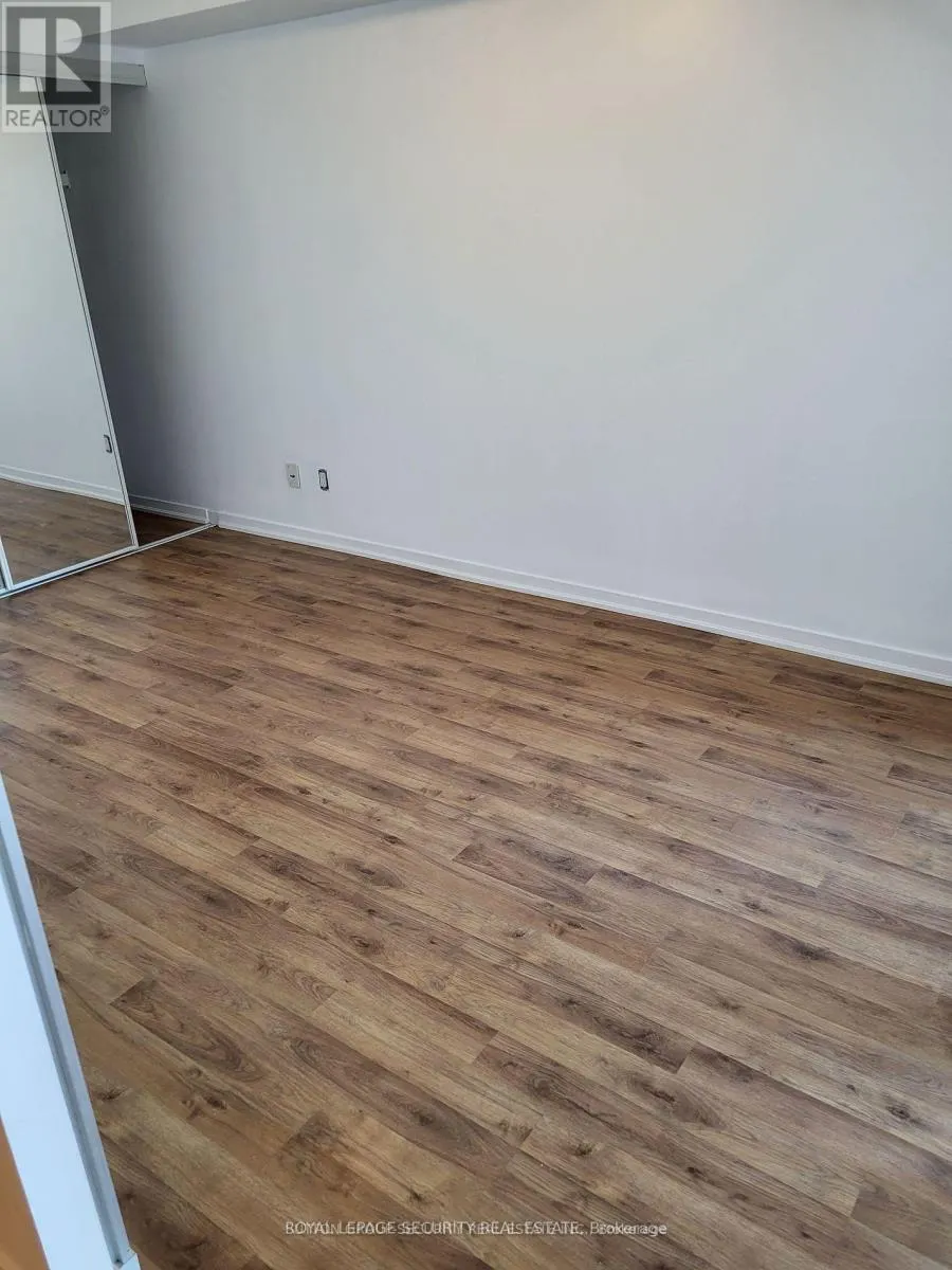 610 - 38 JOE SHUSTER WAY