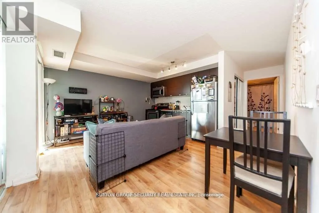 610 - 38 JOE SHUSTER WAY