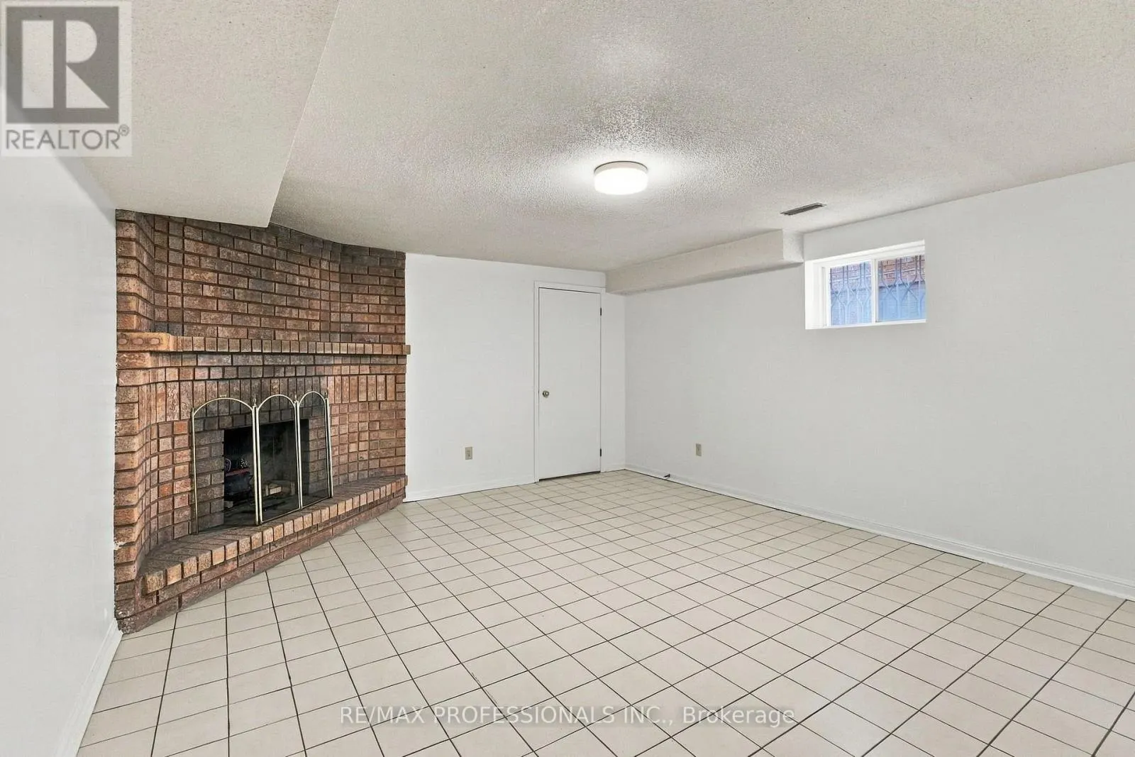 289 F BARTLETT AVENUE