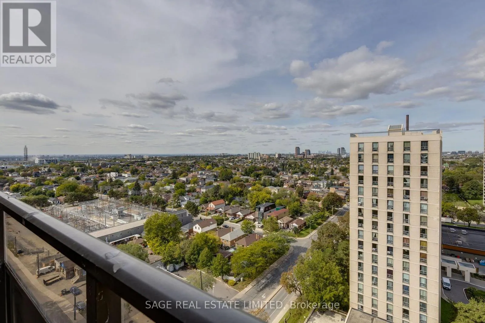 1904 - 135 MARLEE AVENUE