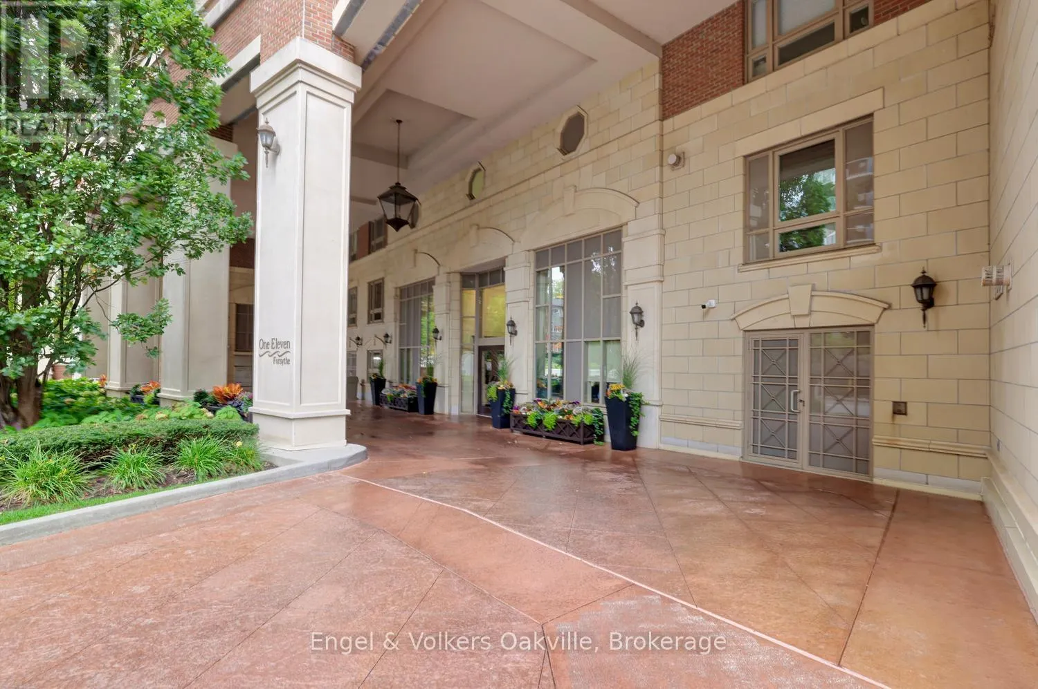 305 - 111 FORSYTHE STREET #305