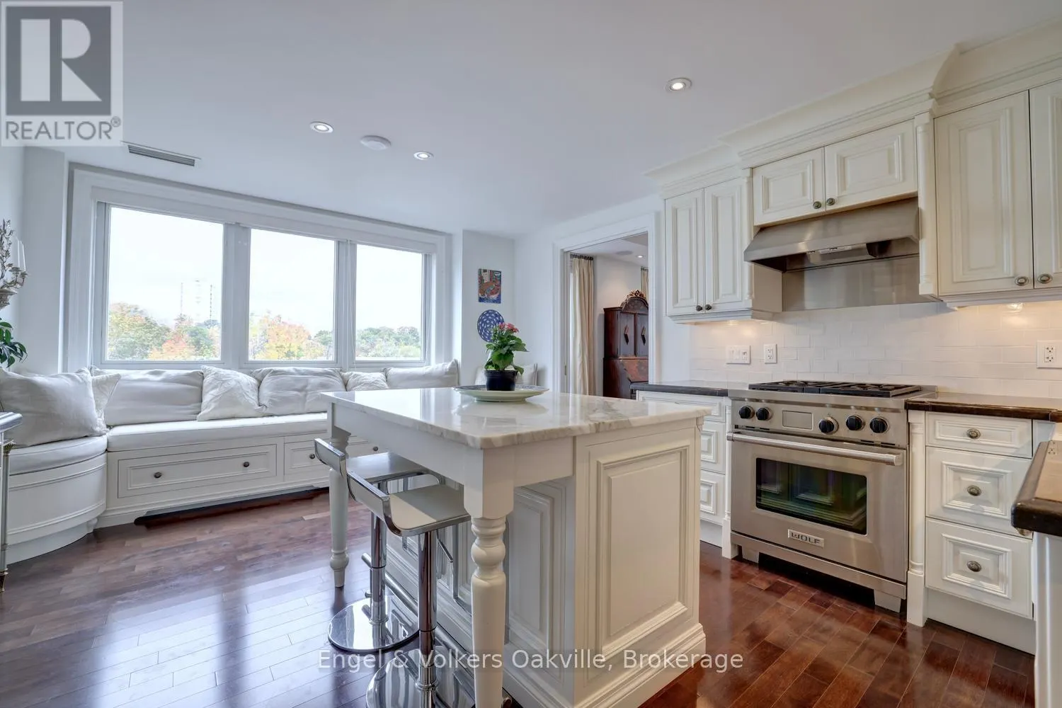 305 - 111 FORSYTHE STREET #305