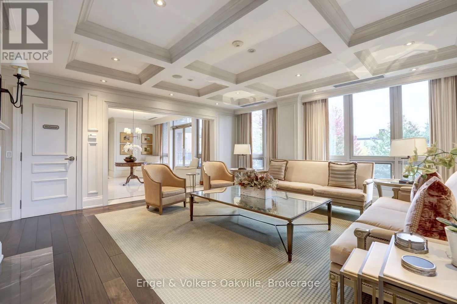 305 - 111 FORSYTHE STREET #305