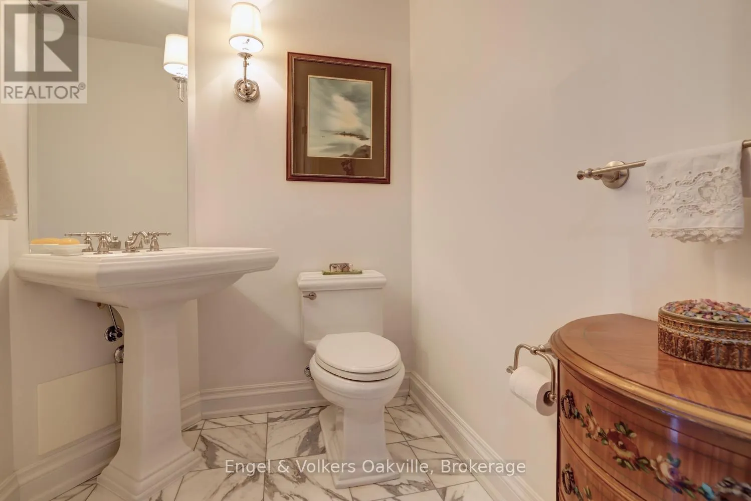 305 - 111 FORSYTHE STREET #305