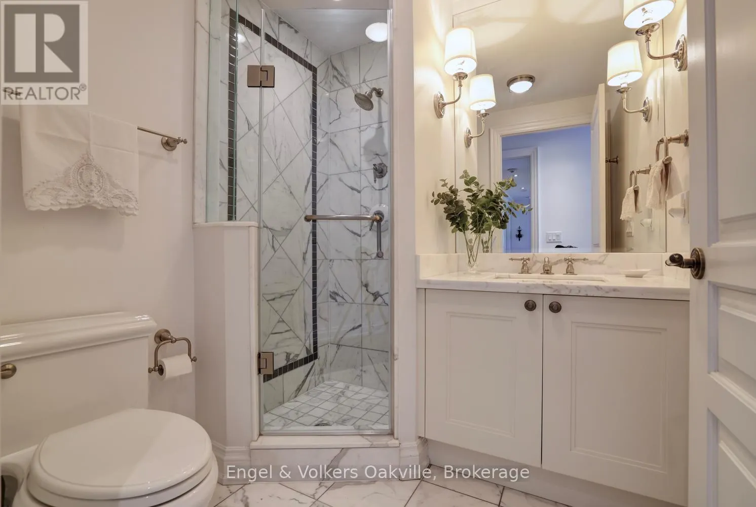 305 - 111 FORSYTHE STREET #305