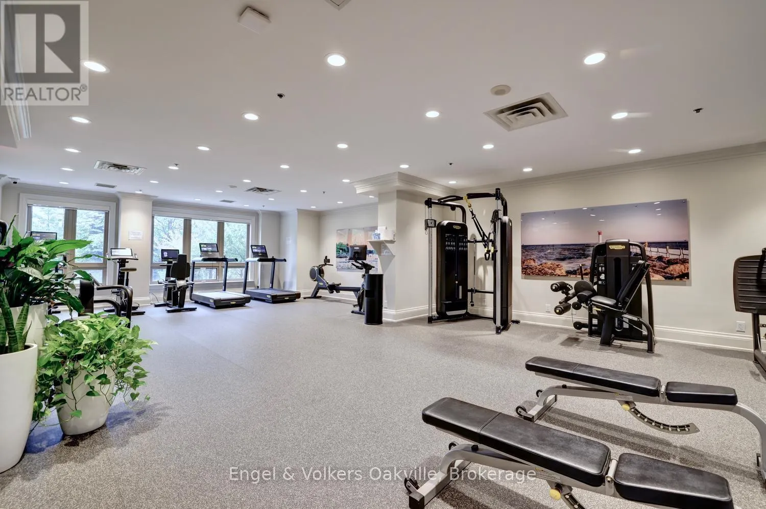 305 - 111 FORSYTHE STREET #305