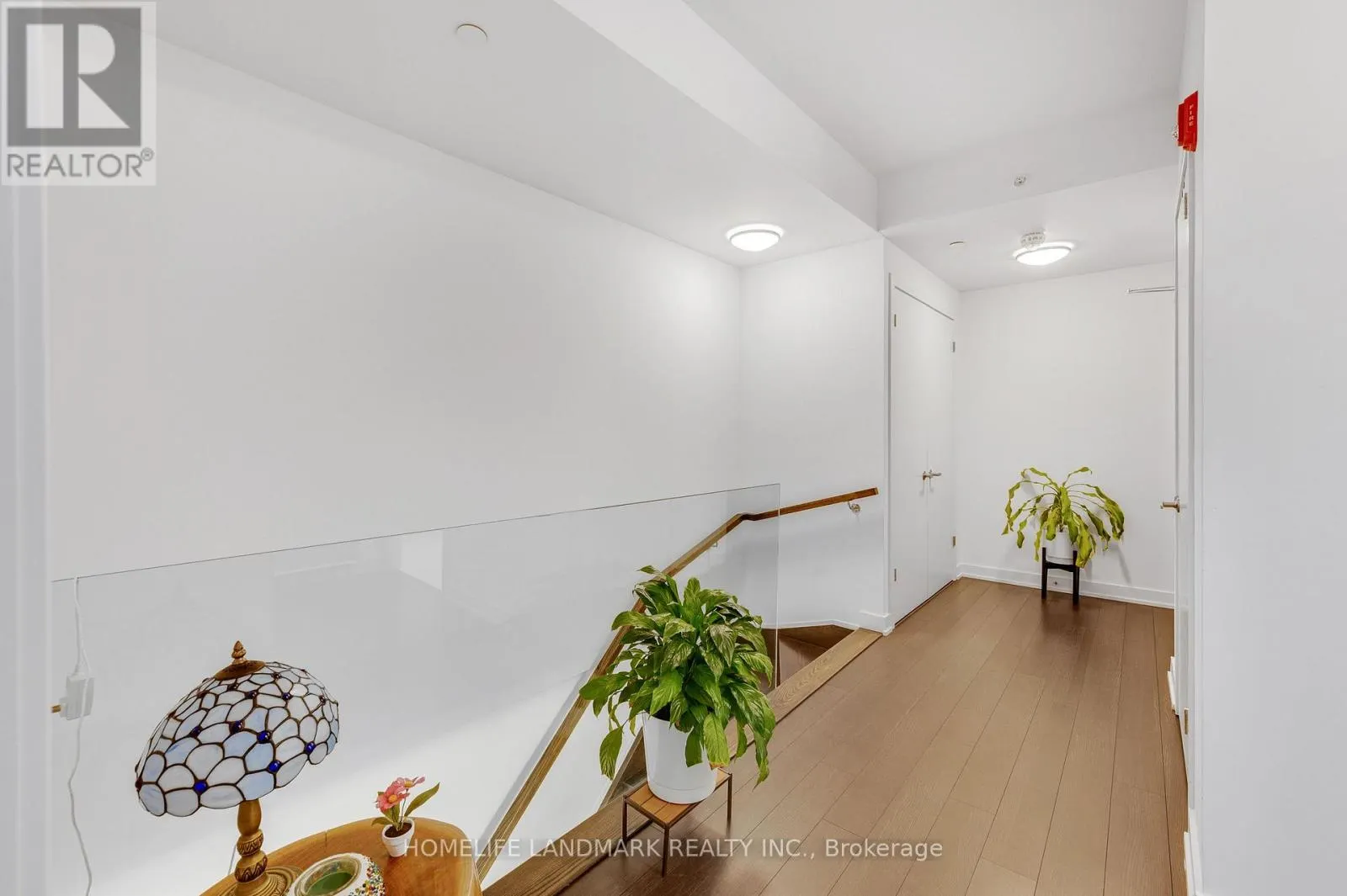B213 - 5240 DUNDAS STREET