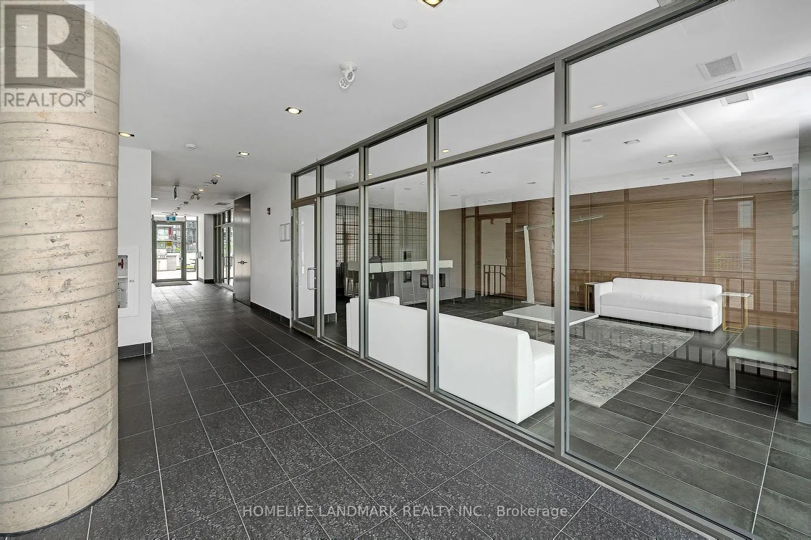 B213 - 5240 DUNDAS STREET