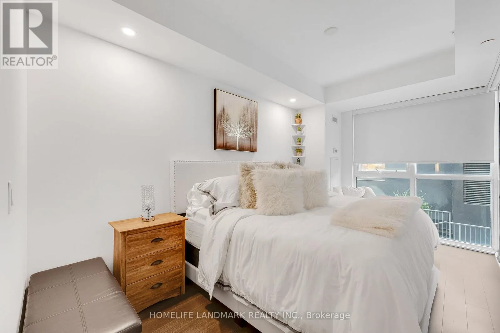 B213 - 5240 DUNDAS STREET