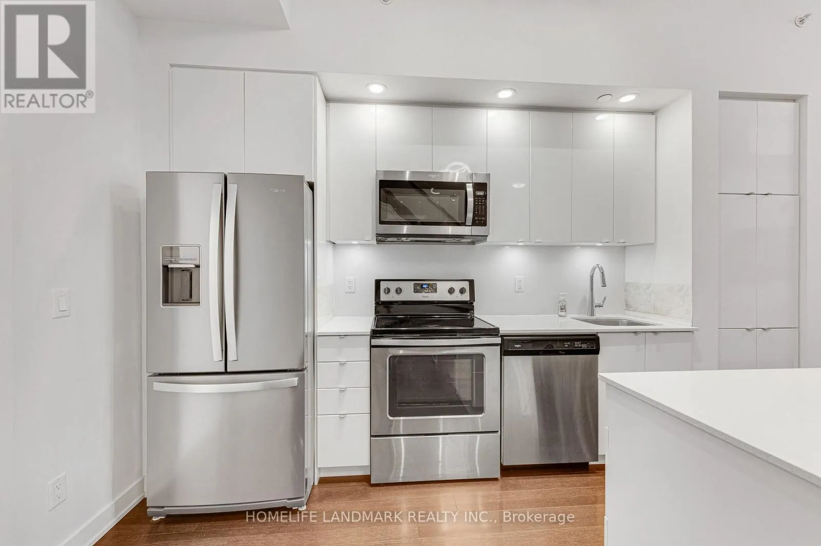 B213 - 5240 DUNDAS STREET