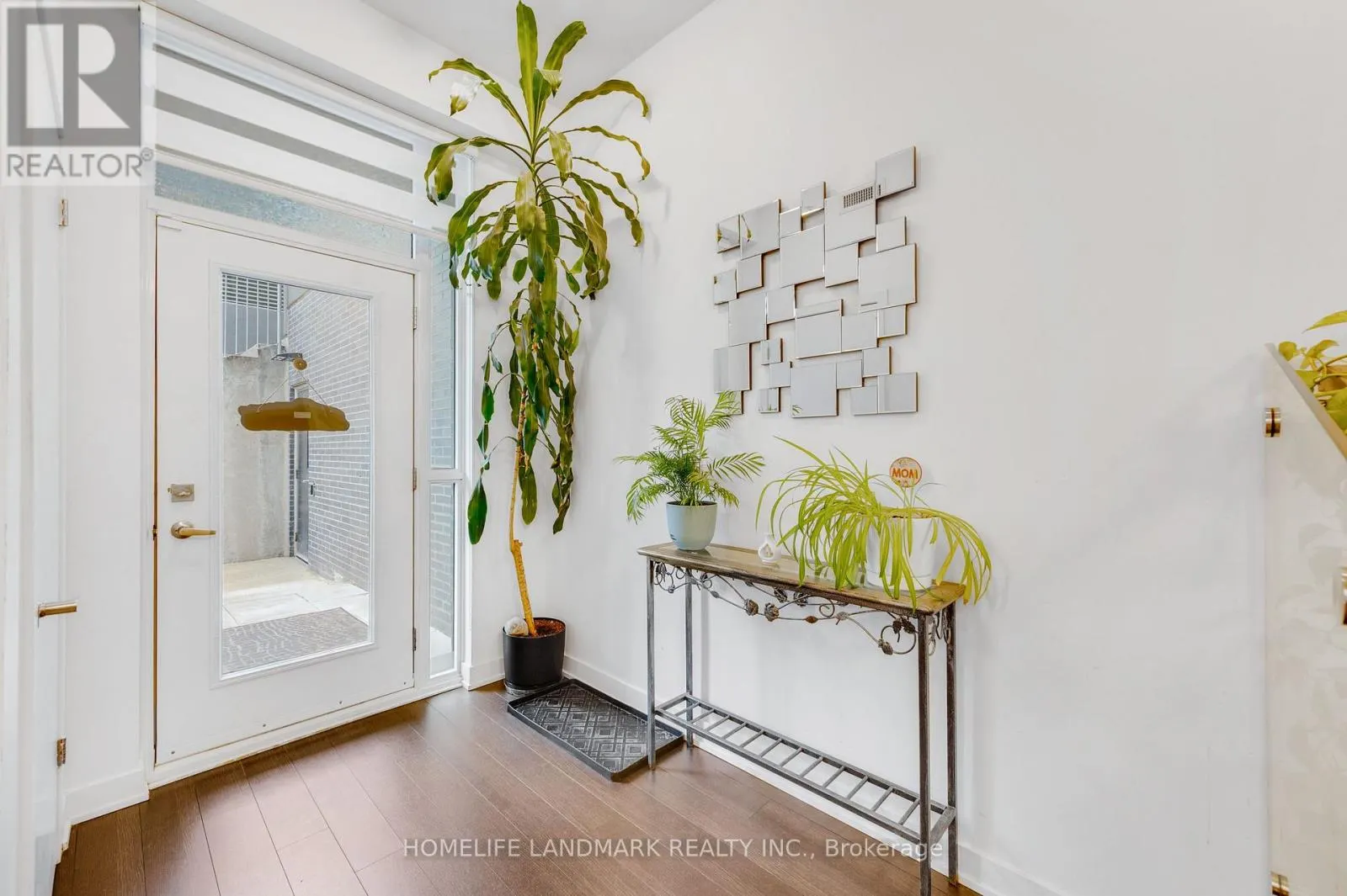 B213 - 5240 DUNDAS STREET