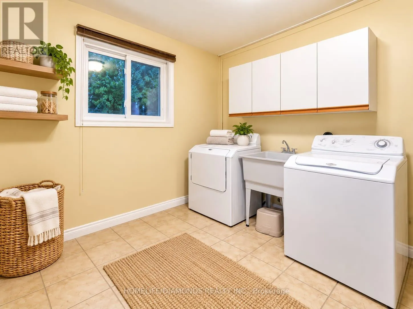 UPPER - 1038 GLENDOR AVENUE