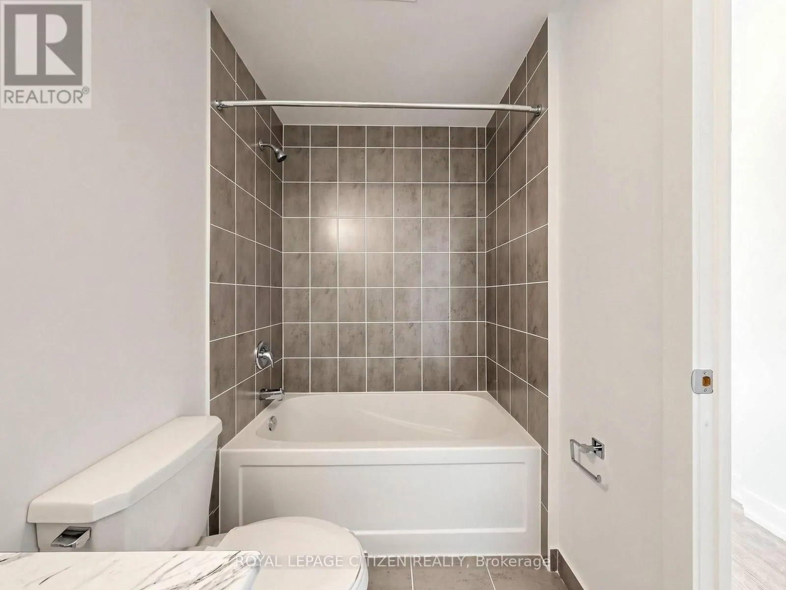 412 - 1063 DOUGLAS MCCURDY COMMON