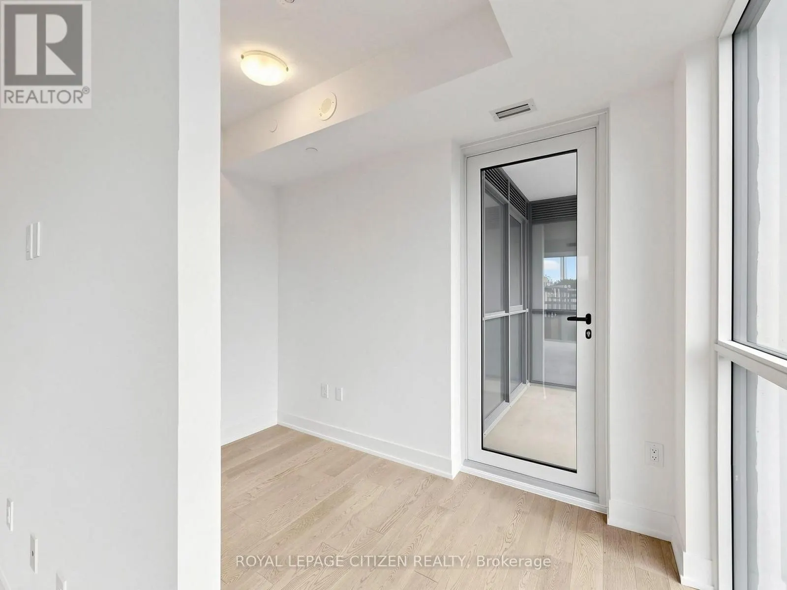 412 - 1063 DOUGLAS MCCURDY COMMON