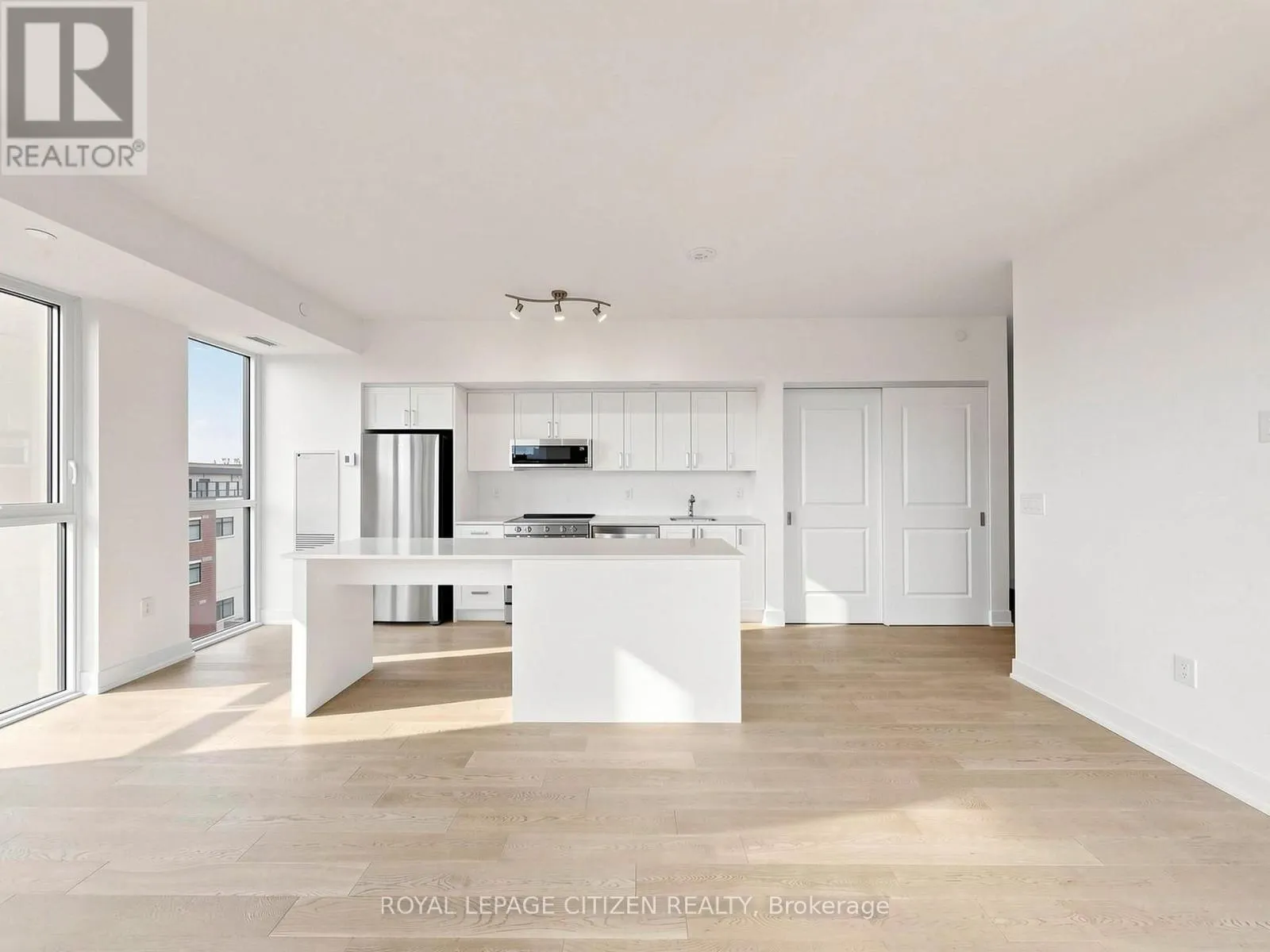 412 - 1063 DOUGLAS MCCURDY COMMON