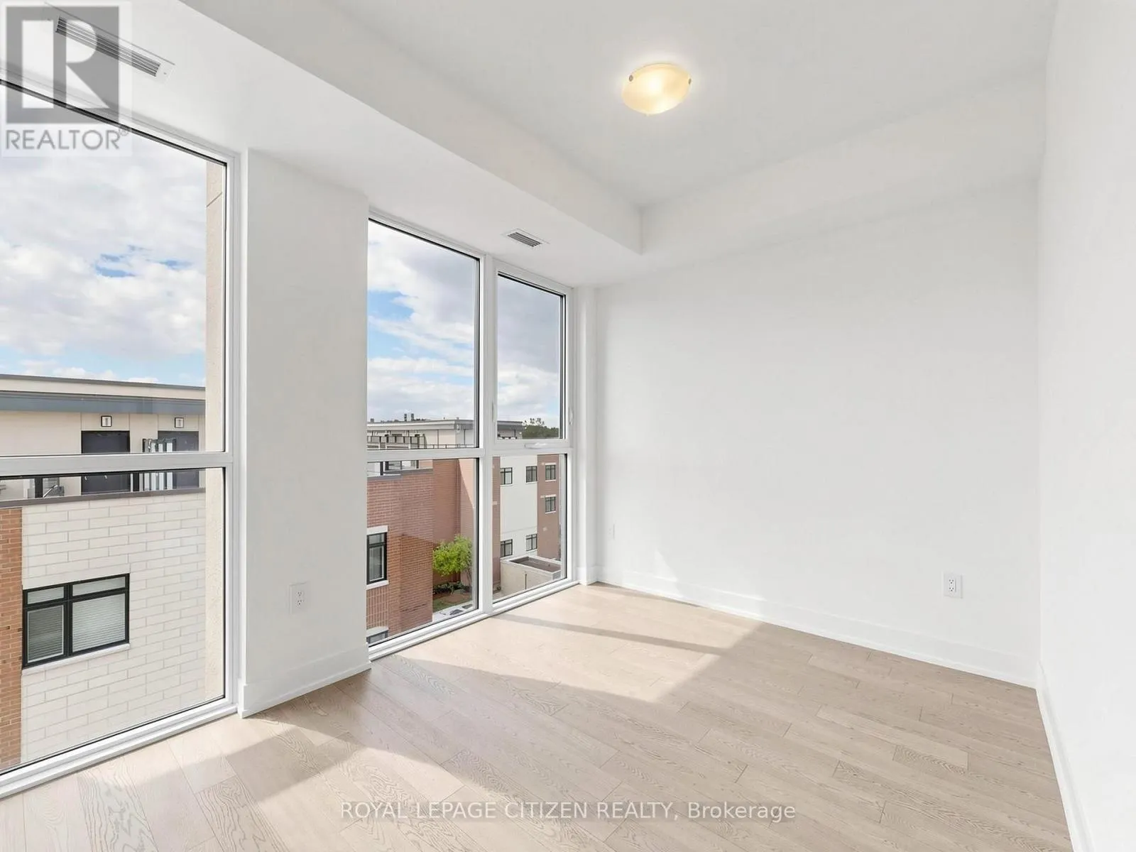 412 - 1063 DOUGLAS MCCURDY COMMON