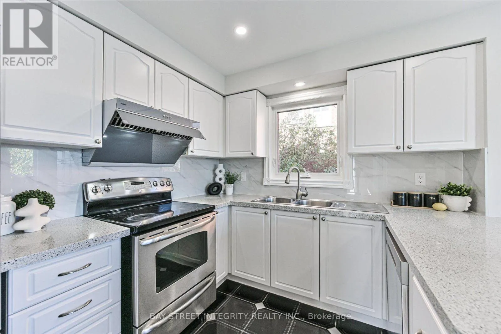 1225 WINTERBOURNE DRIVE