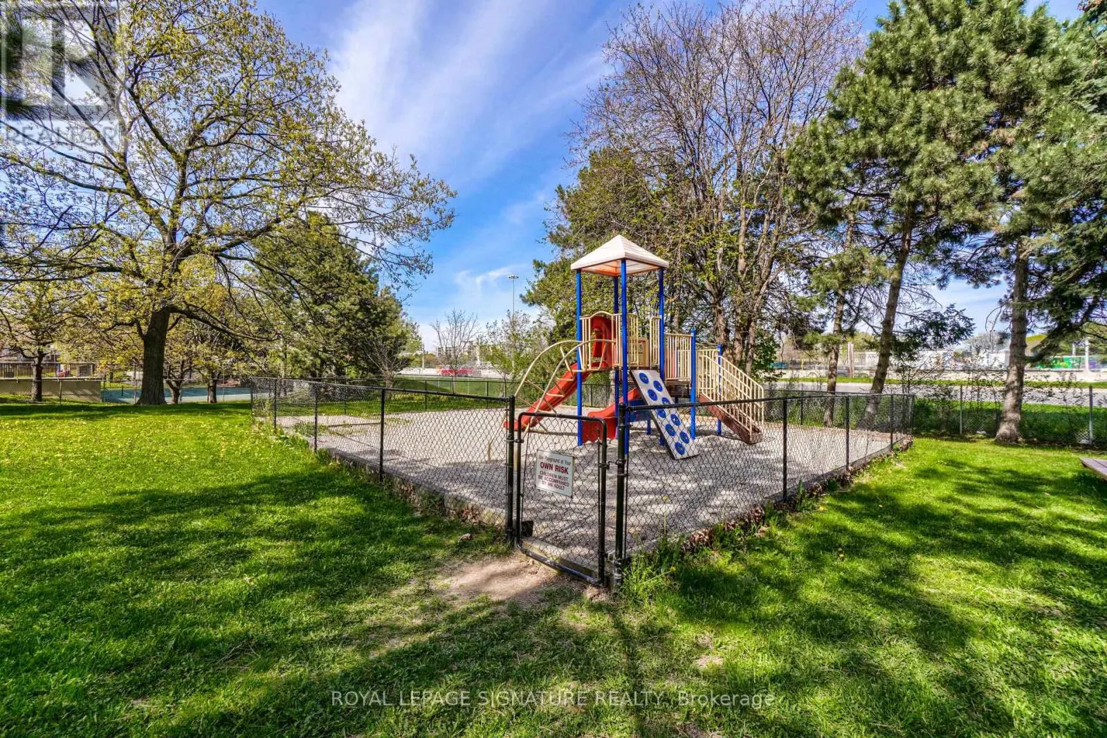 1212 - 451 THE WEST MALL DRIVE
