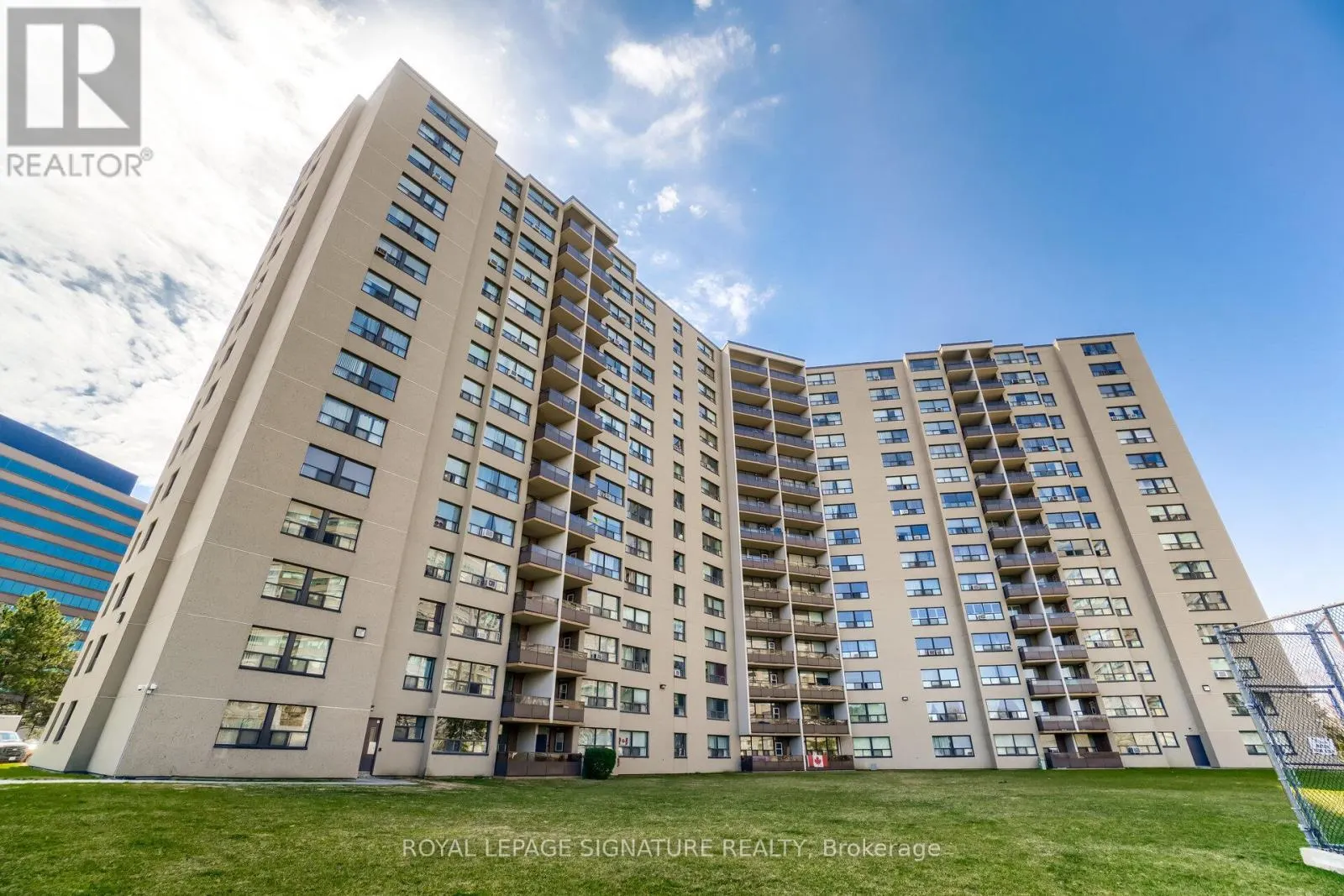 1212 - 451 THE WEST MALL DRIVE