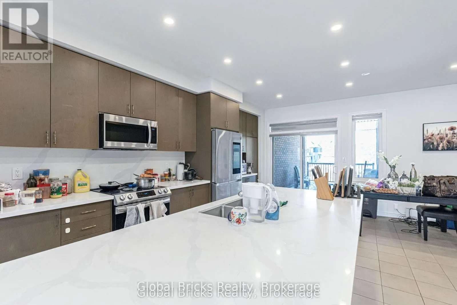 49 BURNHAMTHORPE ROAD E