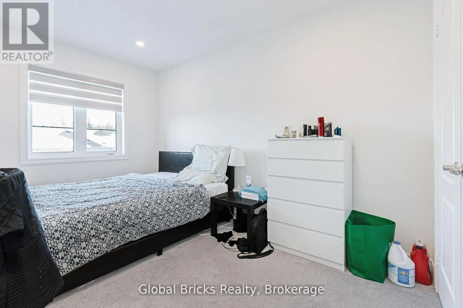 49 BURNHAMTHORPE ROAD E