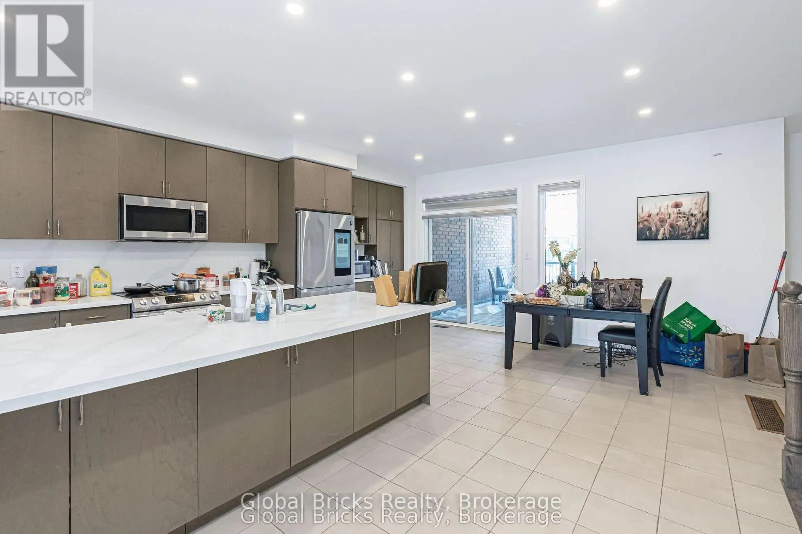 49 BURNHAMTHORPE ROAD E