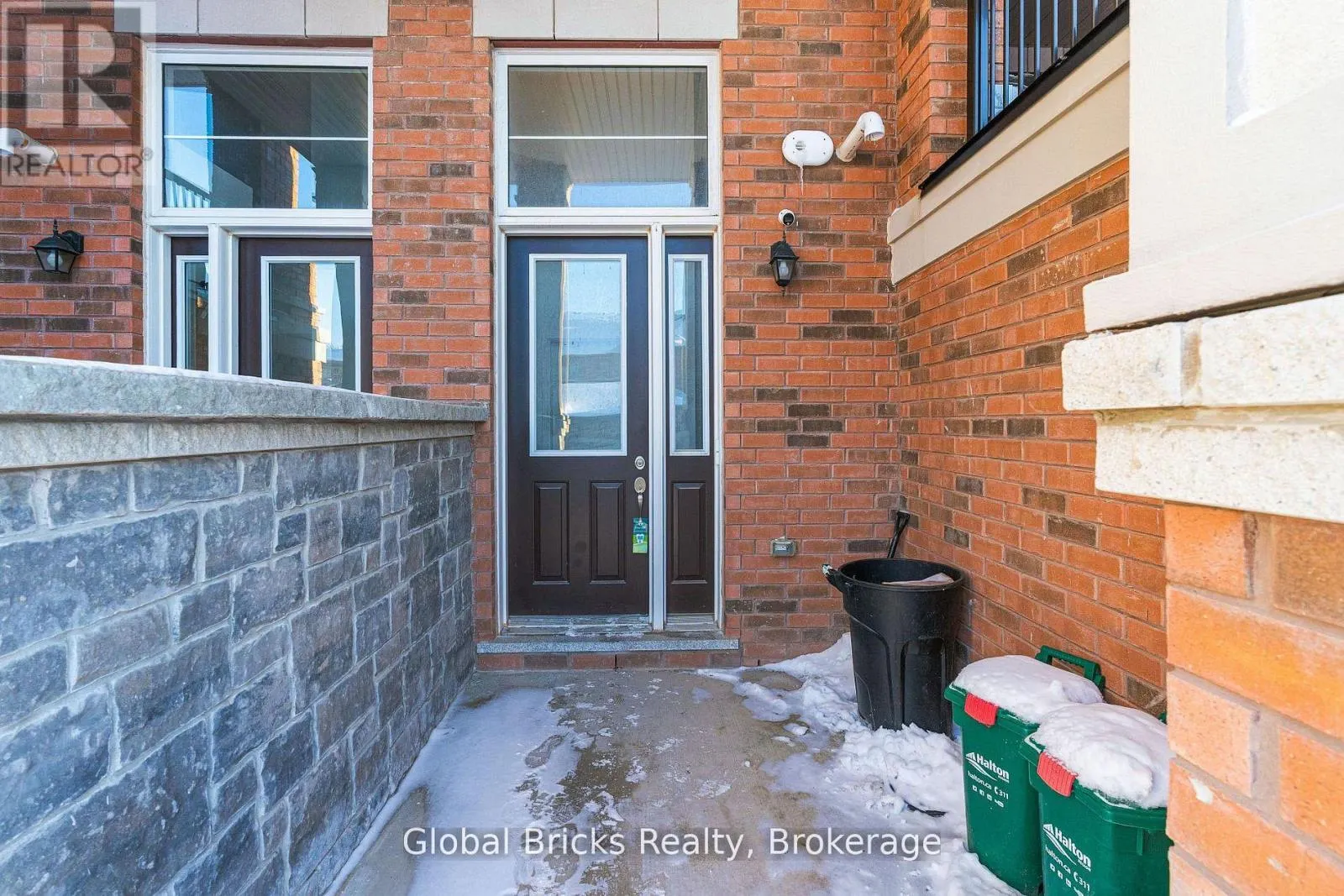 49 BURNHAMTHORPE ROAD E