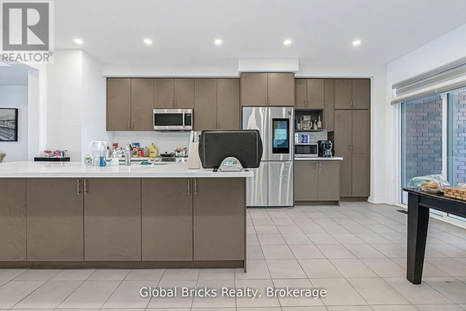 49 BURNHAMTHORPE ROAD E