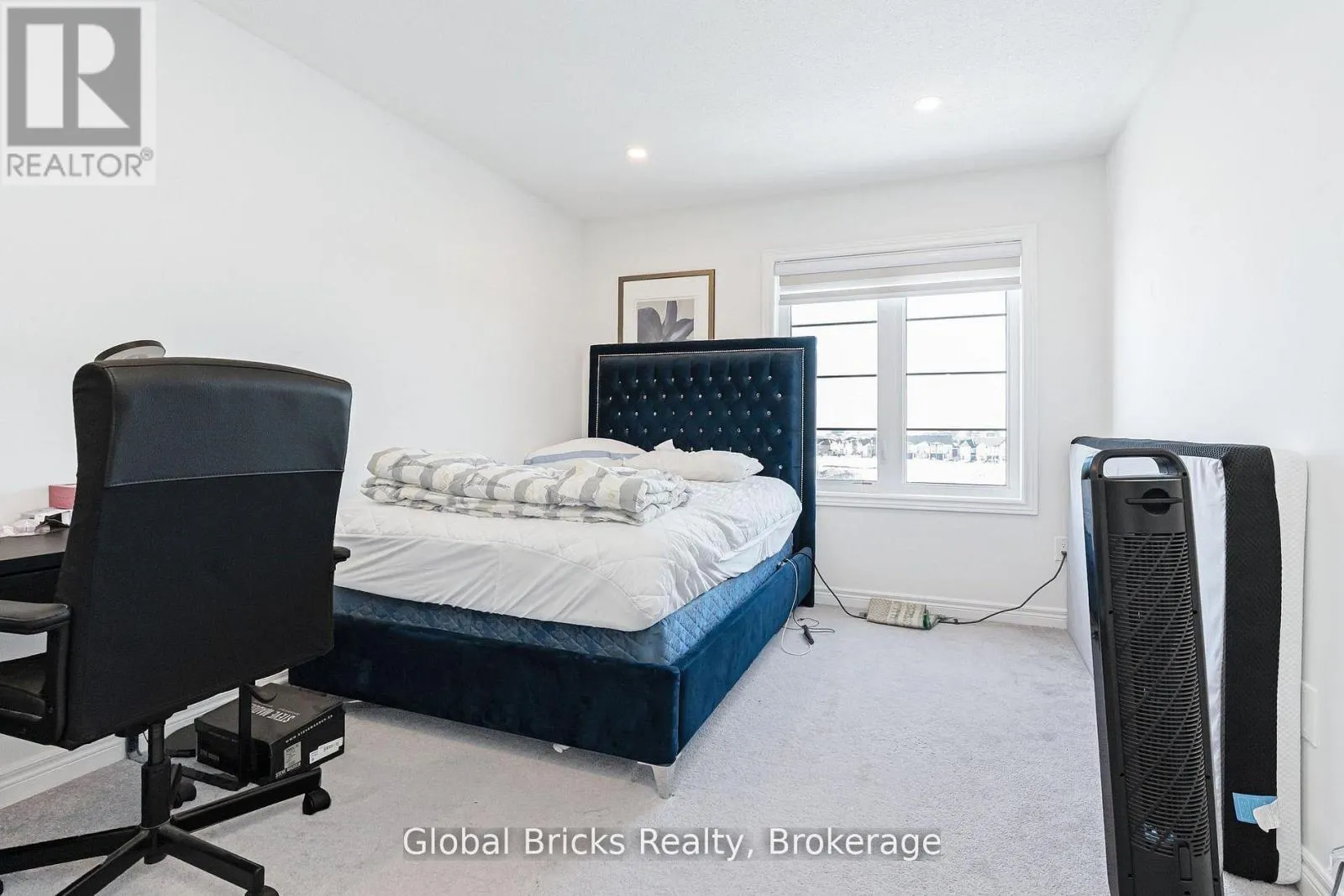 49 BURNHAMTHORPE ROAD E