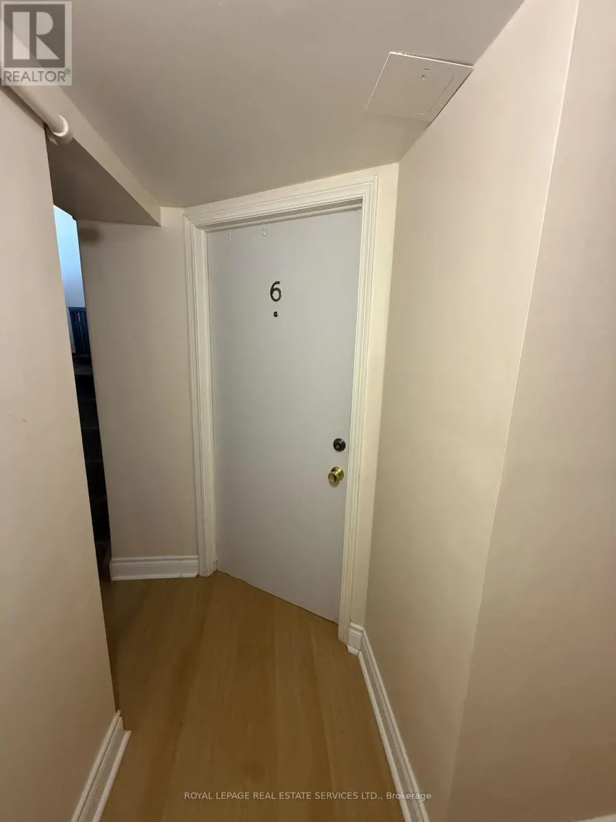 6 - 19 ROSELAND DRIVE E