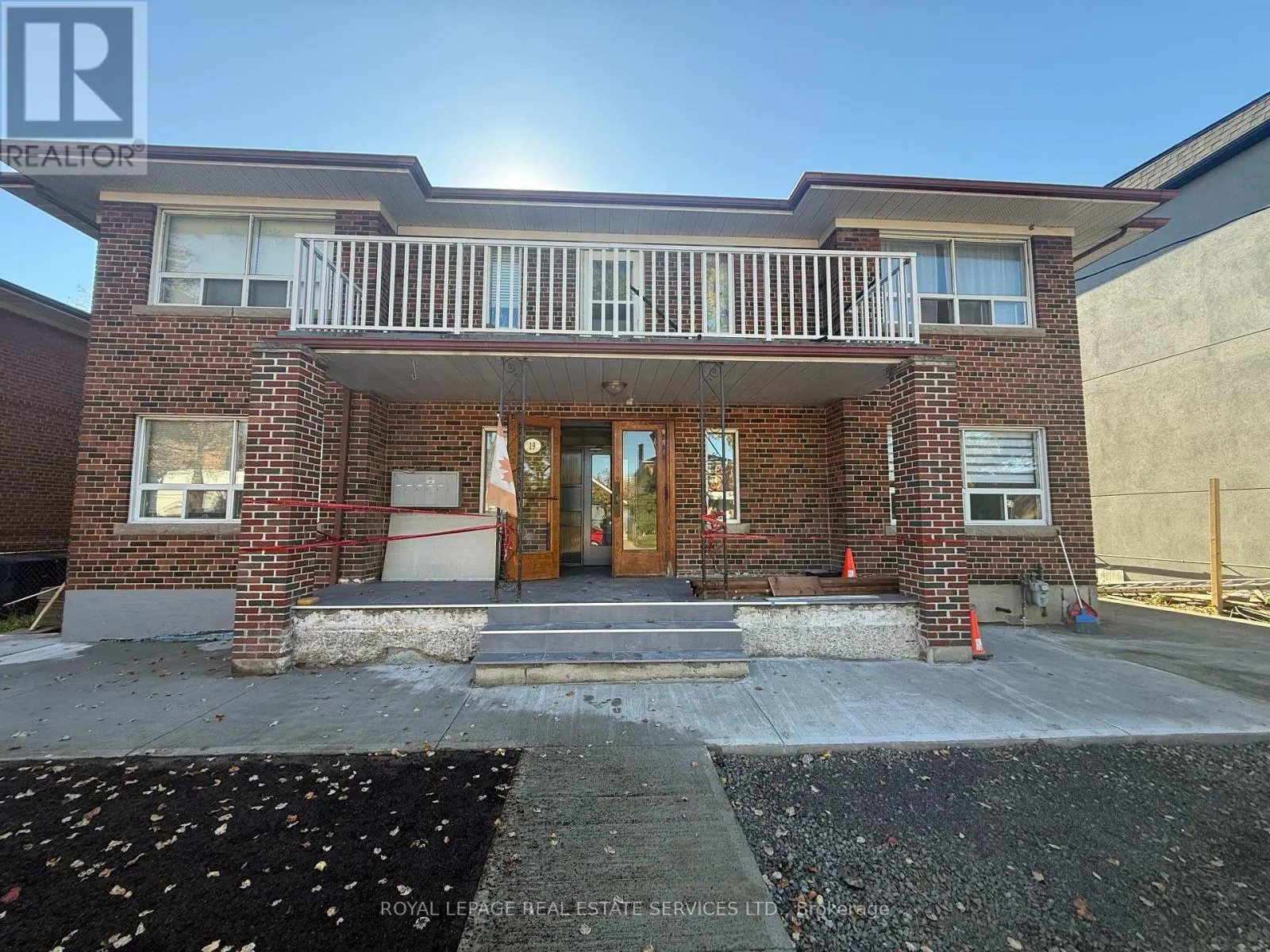 6 - 19 ROSELAND DRIVE E